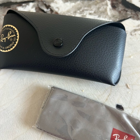 Ray-Ban Aviator Silver Frame Sunglasses with Blue Lenses - Picture 4 of 8